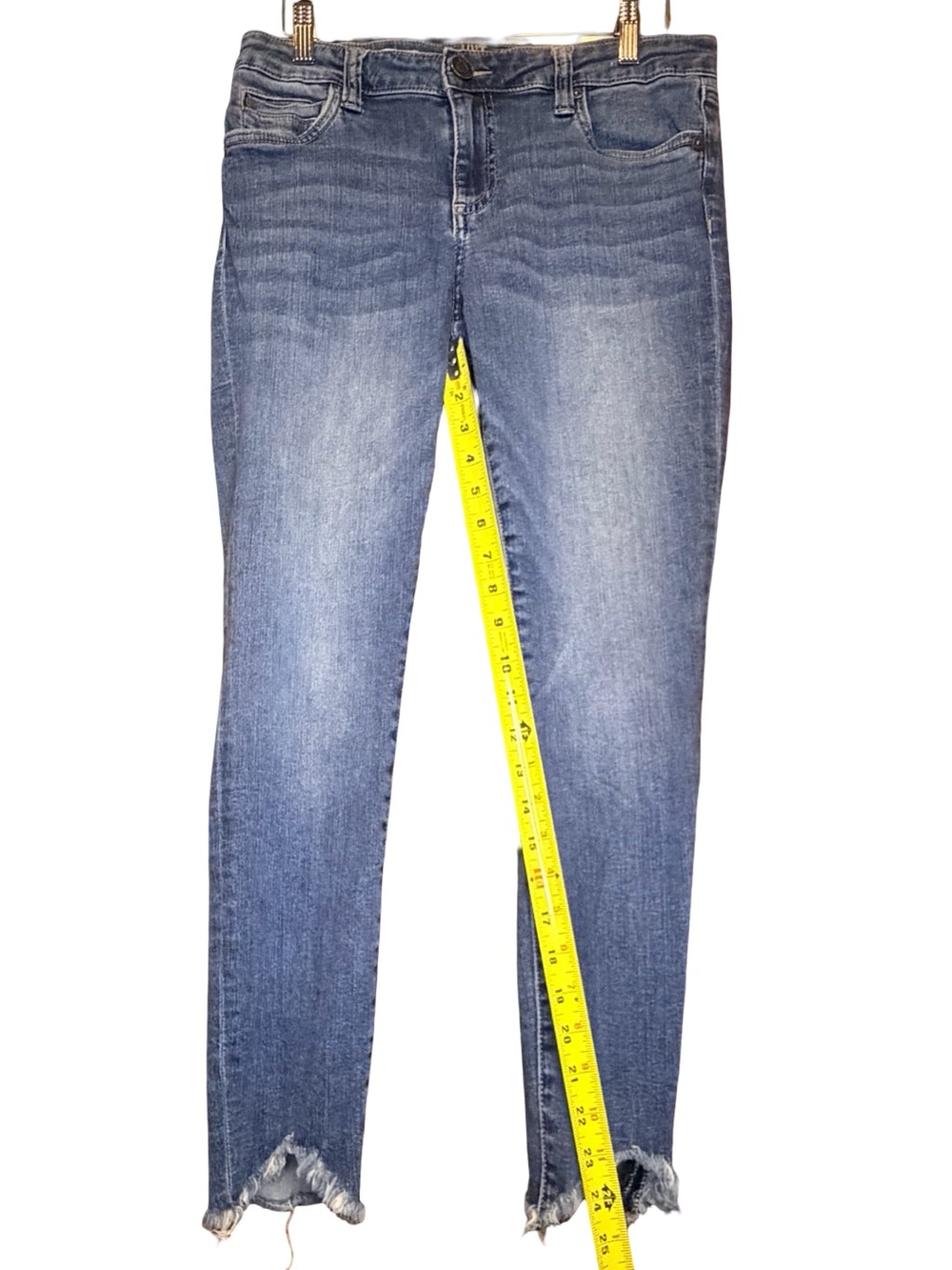 Kut from the Kloth - Size 8 - Carlo Ankle Skinny Jeans - Medium Blue Wash - Picture 5 of 7